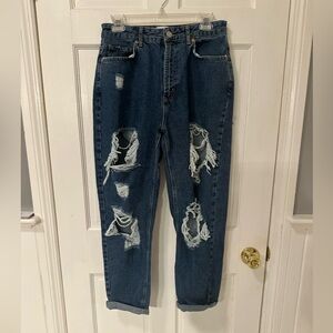 Urban Outfitters high-rise distressed with holes…Mom jeans size 6 New condition!